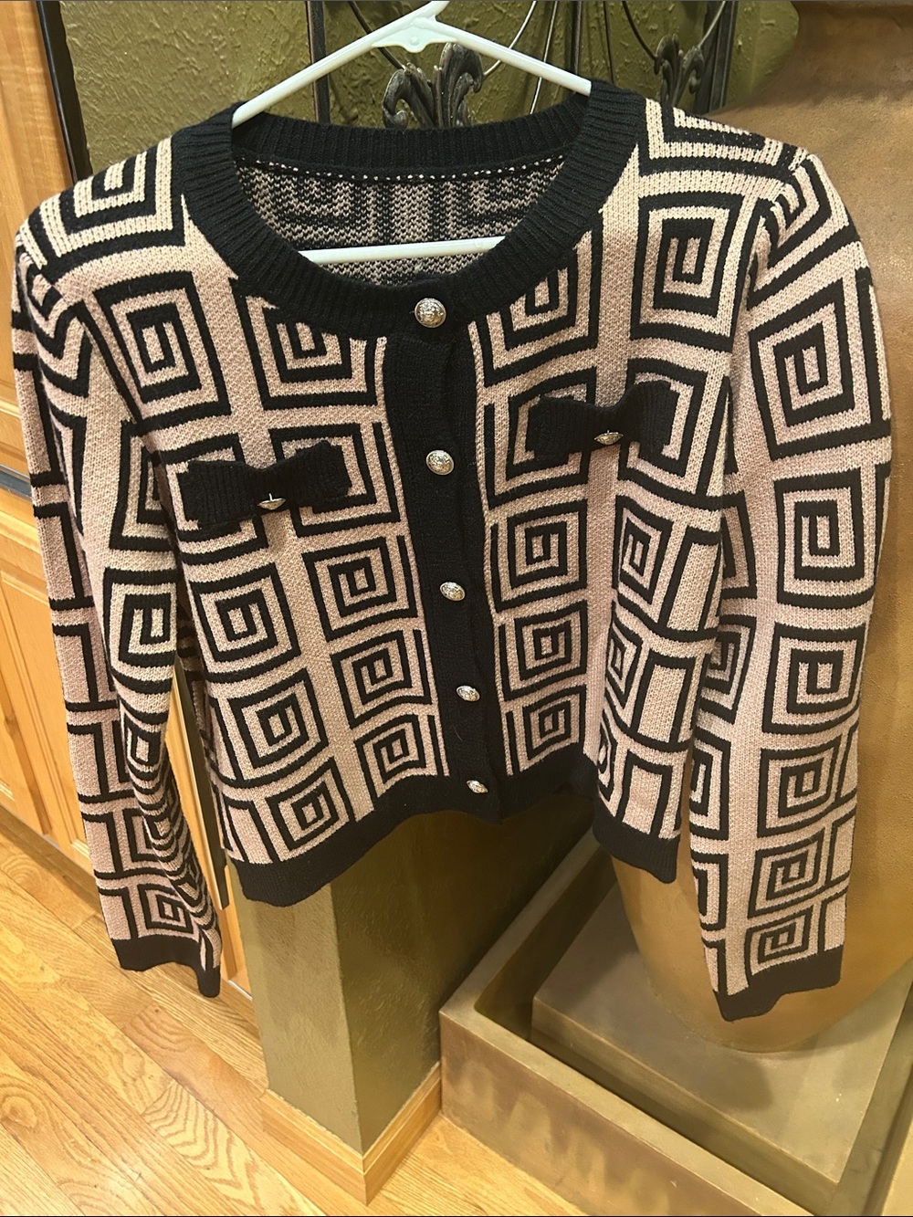 Black & Tan Geometric Knit Cardigan Sweater small
